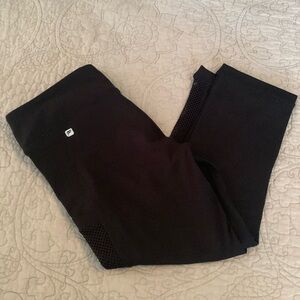 Fabletics Black Cropped Leggings, M (Like New)